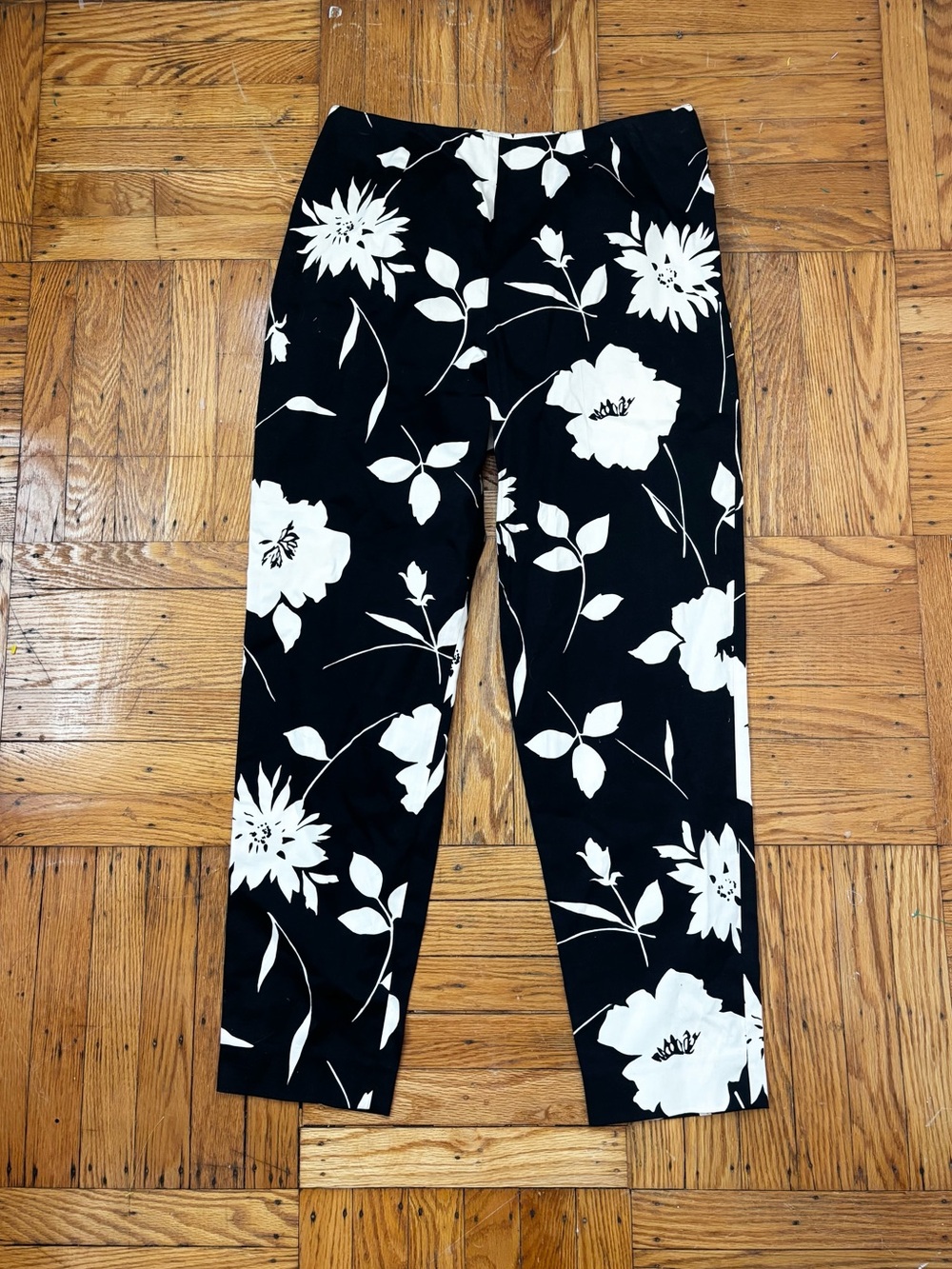 Jones New York Black and White Floral Pants